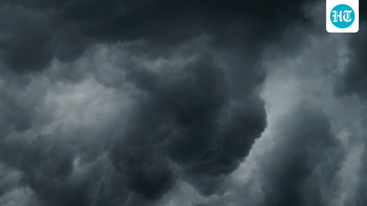 Thunderstorm near Cleveland. (UnSplash)