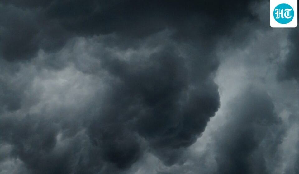 Thunderstorm near Cleveland. (UnSplash)