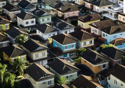 Mortgage rates rise again, with 30-year rates at 6.73%, 15-year rates at 5.87% and jumbo rates at 6.80%.  (Unsplash/Representative image) (Unsplash)
