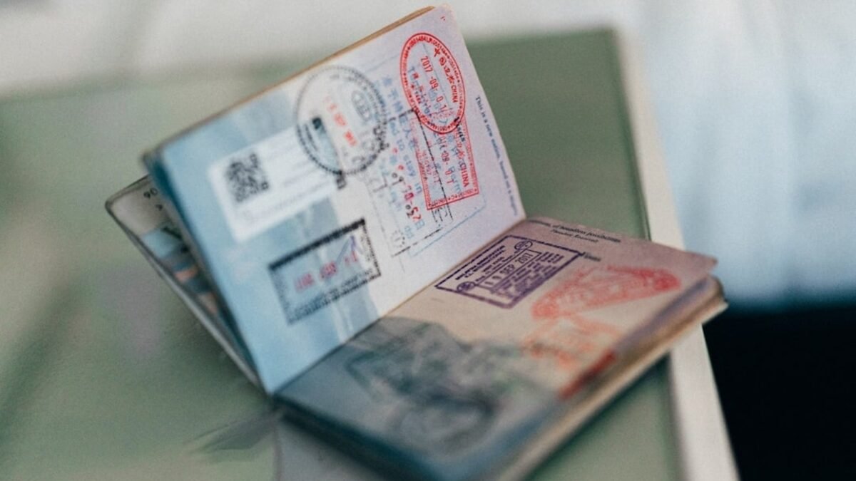 US visa alert: No grace period will be granted for outdated forms, resulting in immediate rejection of late submissions. (Representative)