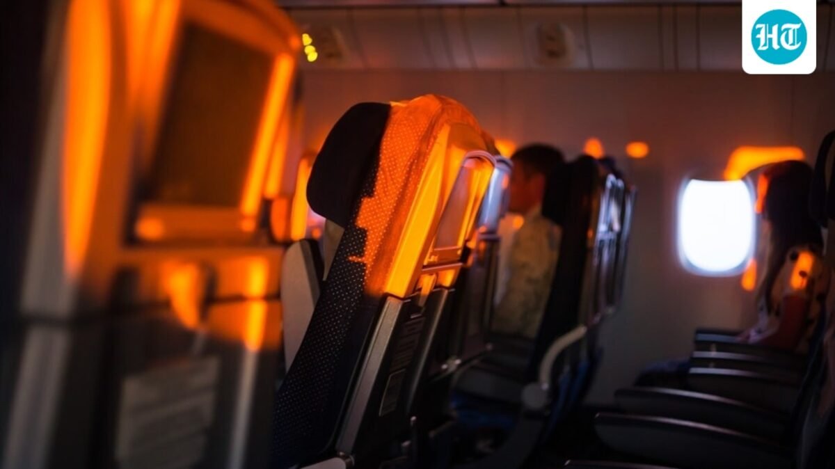 Laptop catches fire mid-flight, leaving five passengers with burn injuries on an American Airlines Plane. (Unsplash )