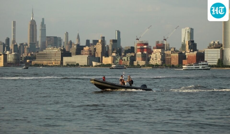 The 22-foot Bayliner speedboat overturned near Liberty Island. (UnSplash)