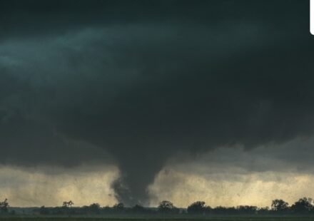 A tornado warning was sounded for parts of Kentucky including Mayfield and Murray. (Unsplash)