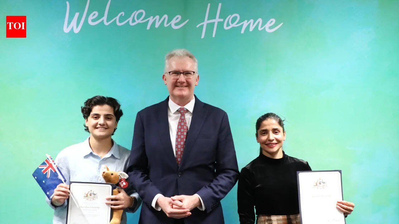 Australian citizenship for 2 Iranian women soccer players who sought asylum