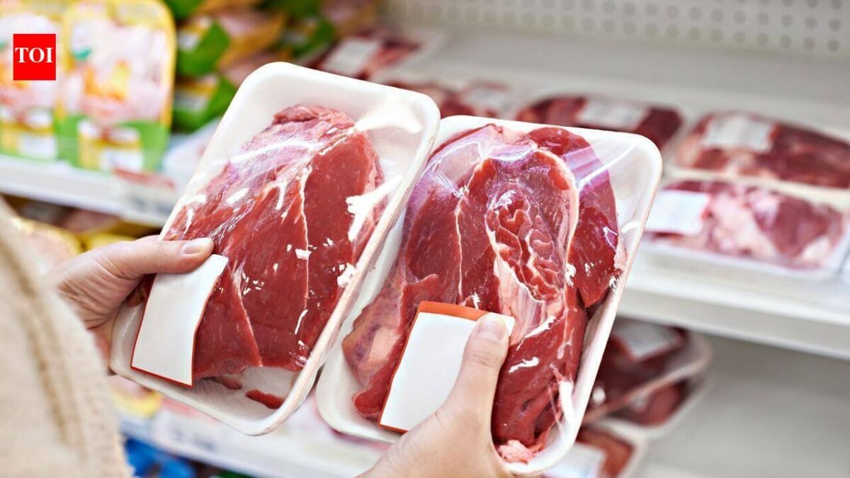 This food package can tell when meat is spoiling by changing colour from purple-red to yellow-green before the damage is obvious