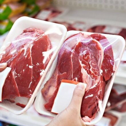 This food package can tell when meat is spoiling by changing colour from purple-red to yellow-green before the damage is obvious