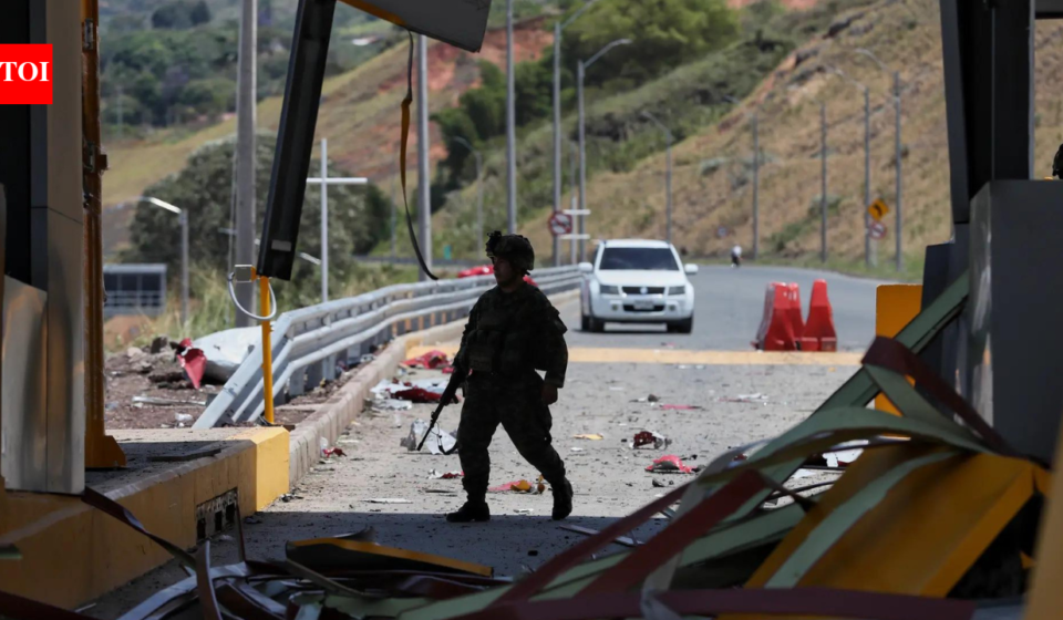 Colombia rocked by car bomb blast a day after new President Abelardo de la Espriella takes charge