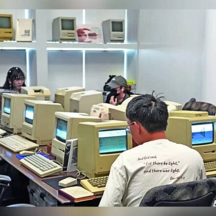 As AI grips world, thrill of collecting vintage, iconic computers growing