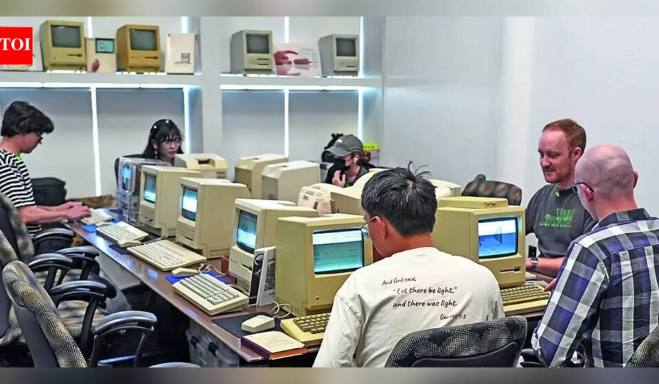 As AI grips world, thrill of collecting vintage, iconic computers growing