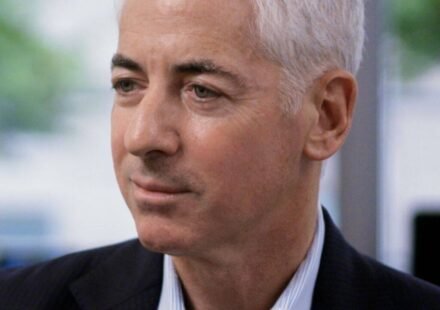 Before becoming a billionaire investor, Bill Ackman’s journey began with a $14,000 Harvard sales job and a book linked to Warren Buffett