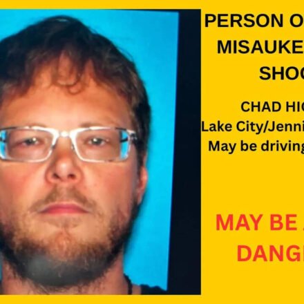 Michigan shooting: 5 killed, 1 critically injured, suspected gunman found dead after manhunt