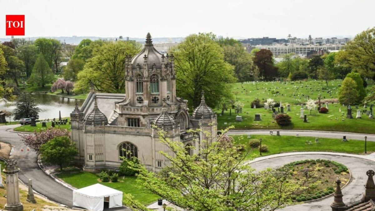 New York City has a ‘grave of secrets’ where thousands of people come to share their innermost emotions and why