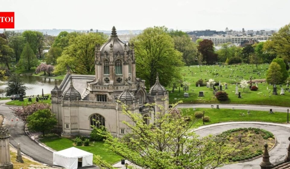 New York City has a ‘grave of secrets’ where thousands of people come to share their innermost emotions and why