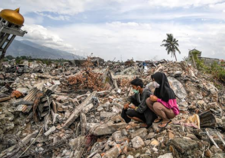 84-year-old woman found alive inside the rubble ‘Like a miracle,’ three days after Indonesia earthquake