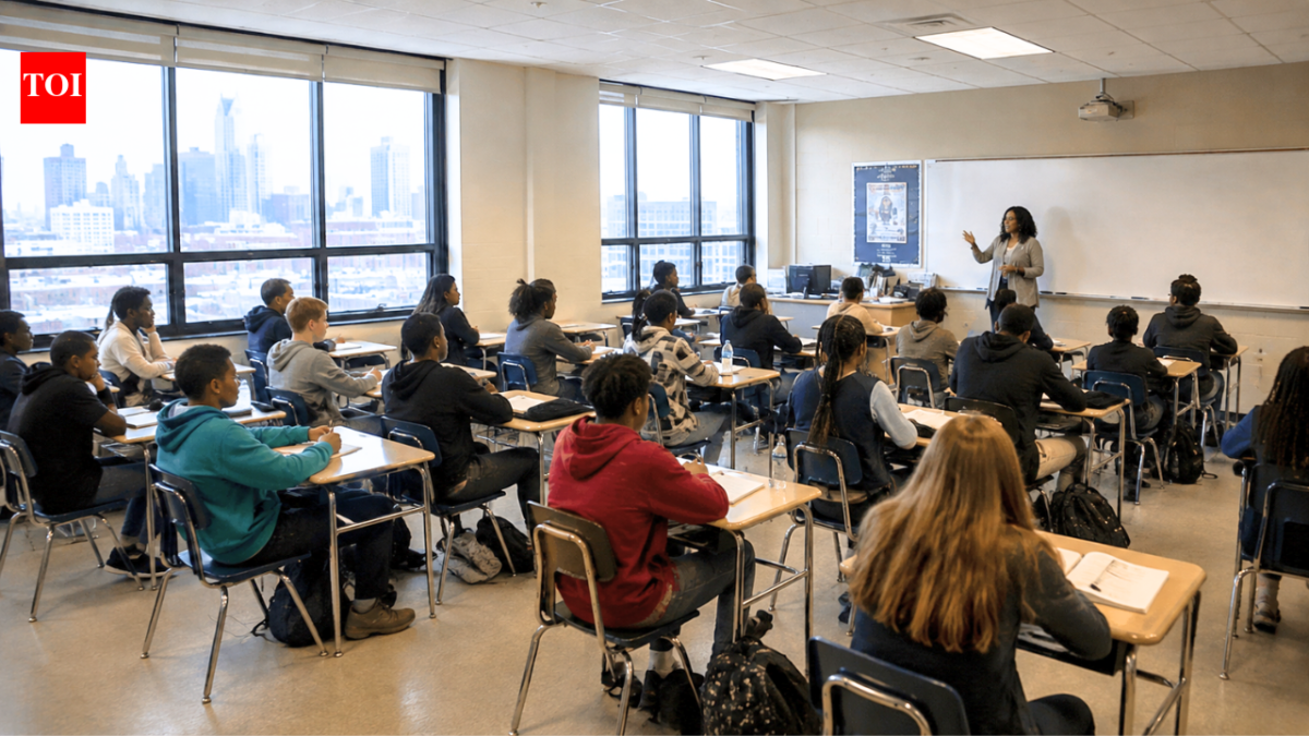 Detroit school students can earn $100 every week just by attending all their classes as district schools bring back cash rewards for perfect attendance
