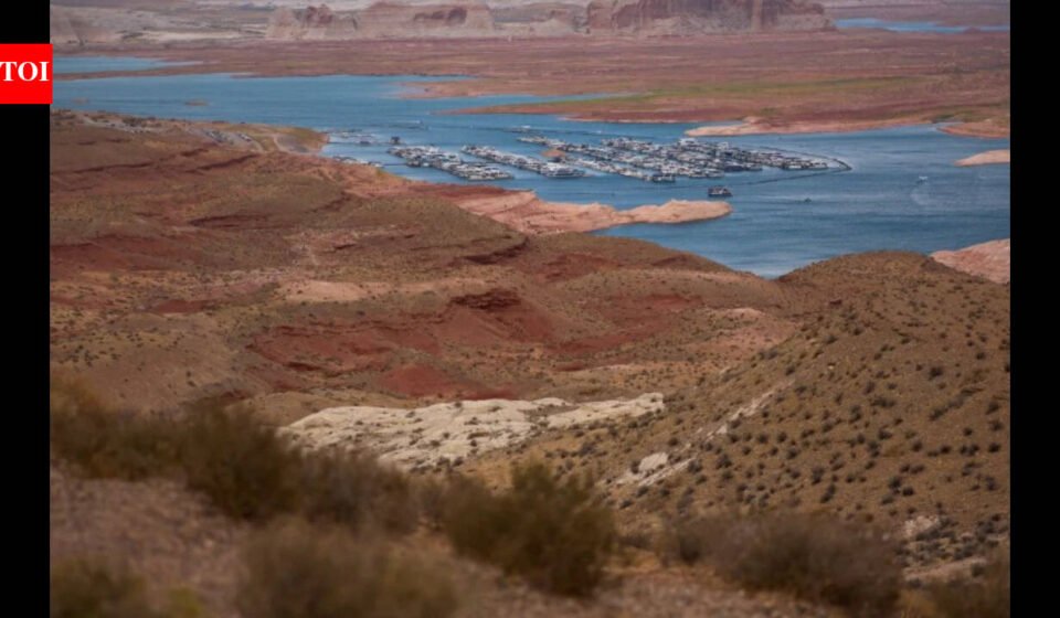 America's Lake Powell reaches record low, experts warn against propping; Utah Governor says it's not time to let the lake go