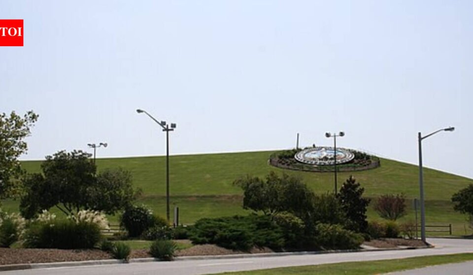 In the early 1970s, Virginia Beach compacted 640,000 tons of garbage into a 60-foot hill; the dump became America’s first landfill park and now spans 165 acres