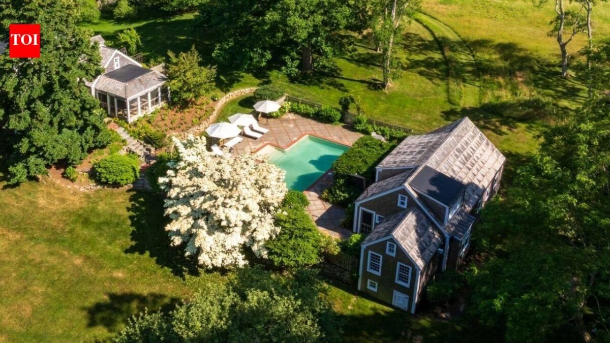 In 1988, Arthur creator Marc Brown bought a Martha’s Vineyard estate for $700,000; after 37 years and writing half the books there, he sold it for $6.4 million