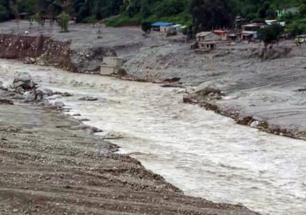 Nepal floods: Stranger ran past school screaming ‘Run, water’. It saved 370 kids, teachers