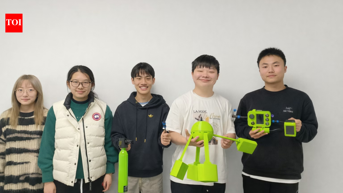 Meet Hao Ting Lyu, Qing Ying Cao, Bai Xuan Ye, Yuanhao Zhang and Jia An Pan, Chinese students who built a low-cost underwater messaging system for divers