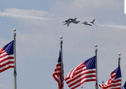 A US Air Force Thunderbirds demonstration squadron flies over Washington, DC, on July 3. (Representational) (AFP)