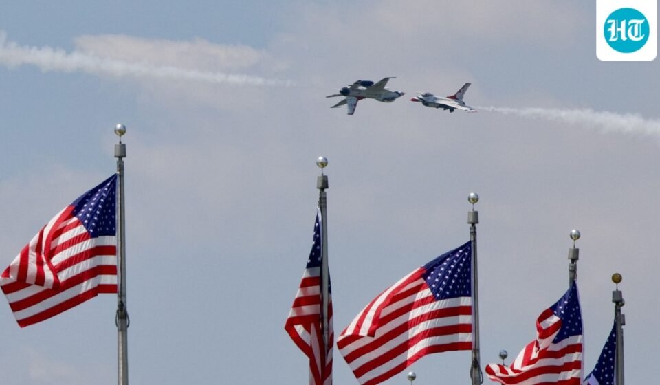 A US Air Force Thunderbirds demonstration squadron flies over Washington, DC, on July 3. (Representational) (AFP)