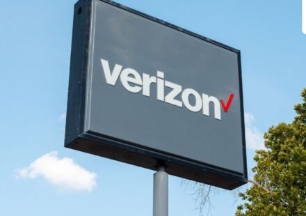The Verizon logo is displayed at a Verizon store on July 24, Texas. (Getty Images via AFP)