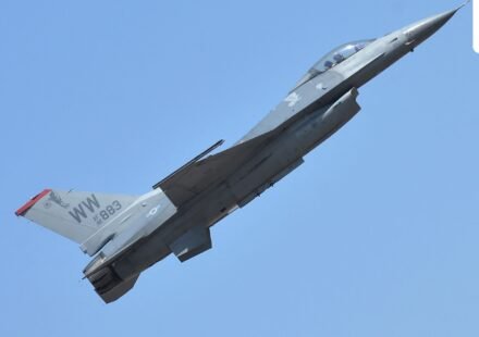 An F-16 fighter jet crashed in northern Michigan on Thursday. (AFP)