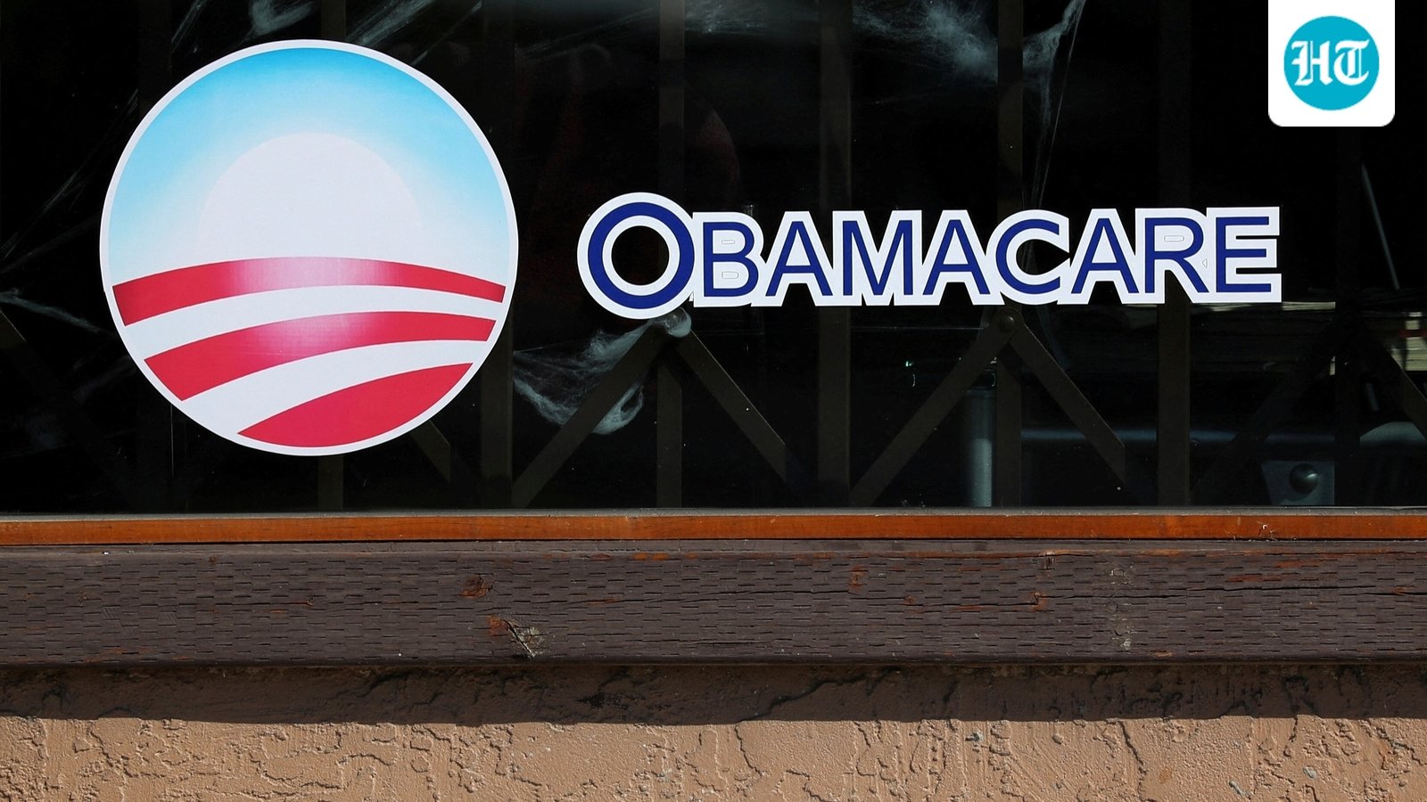 Trump announces $500 Obamacare refund checks for eligible Americans in 30 states. (REUTERS/Mike Blake) (REUTERS)