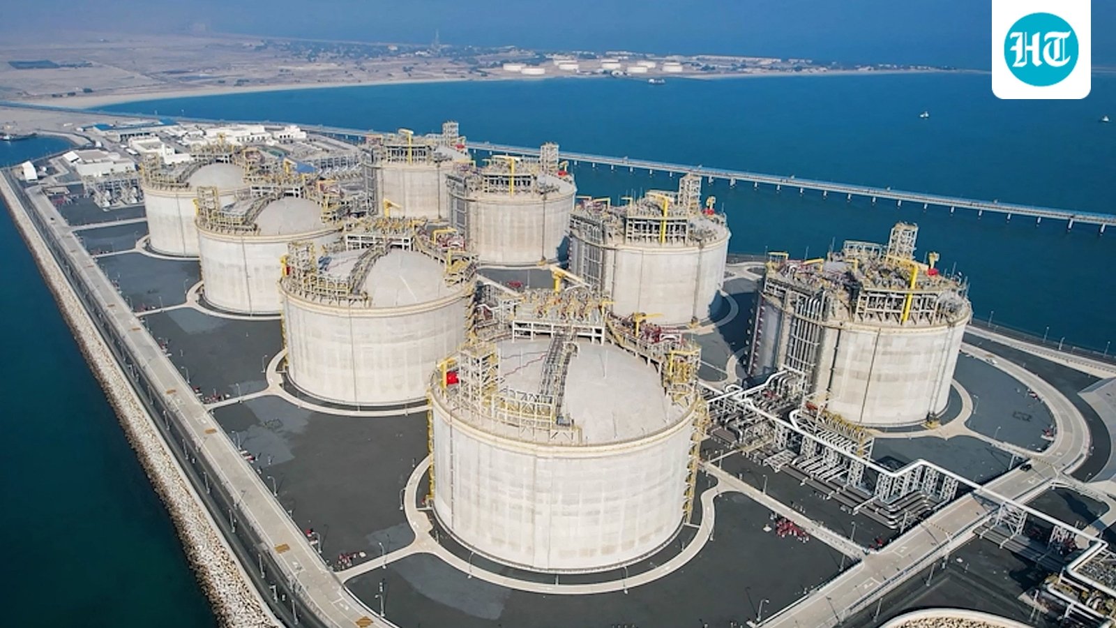 Oil prices fall as Fed rate hike expectations and Middle East supply risks shape the market. (Photo by Kuwait Petroleum Corporation (KPC) / AFP) (AFP)
