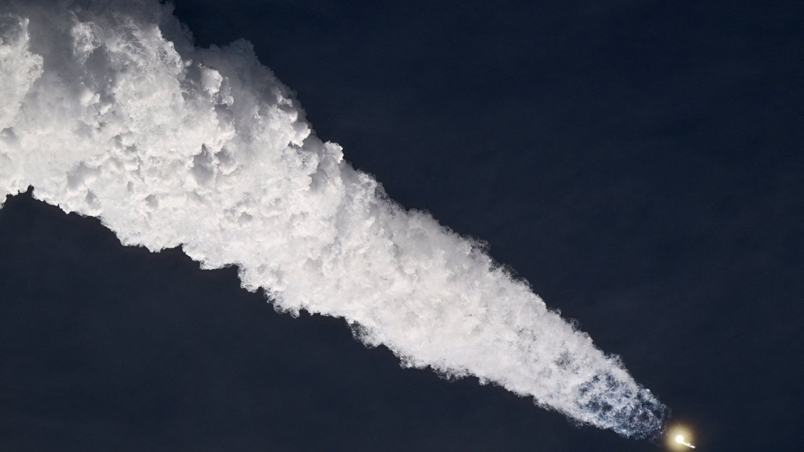 SpaceX Starship enters Earth orbit after a successful orbital insertion burn. (REUTERS/Steve Nesius) (REUTERS)