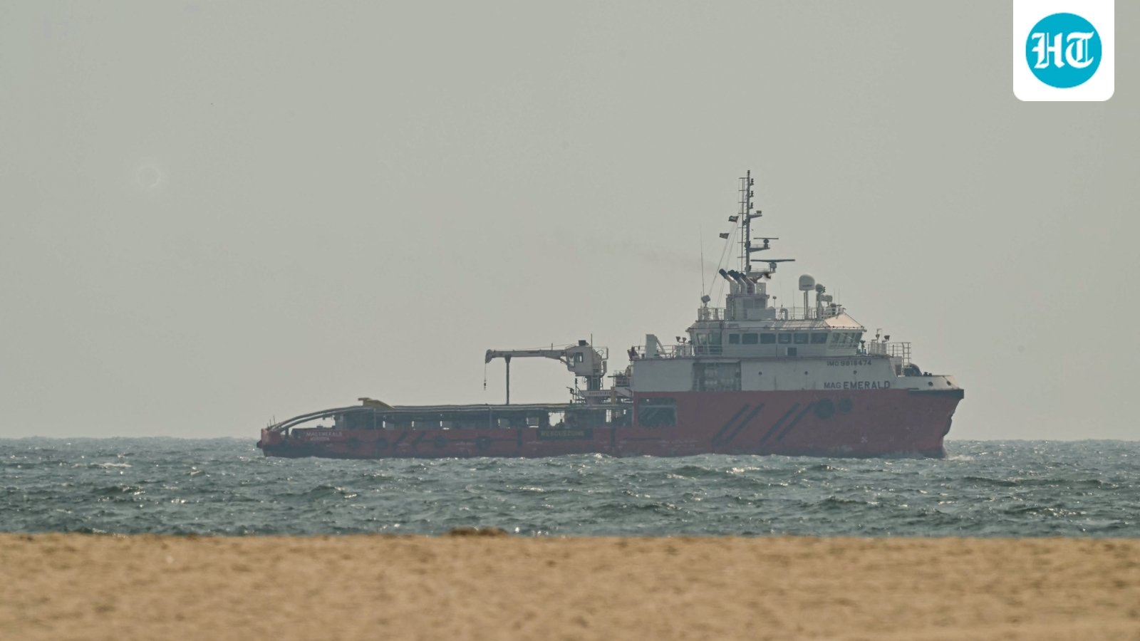 Oil tankers carry more crude through the Strait of Hormuz as Middle East exports rise.  (Photo by AFP) / (AFP)