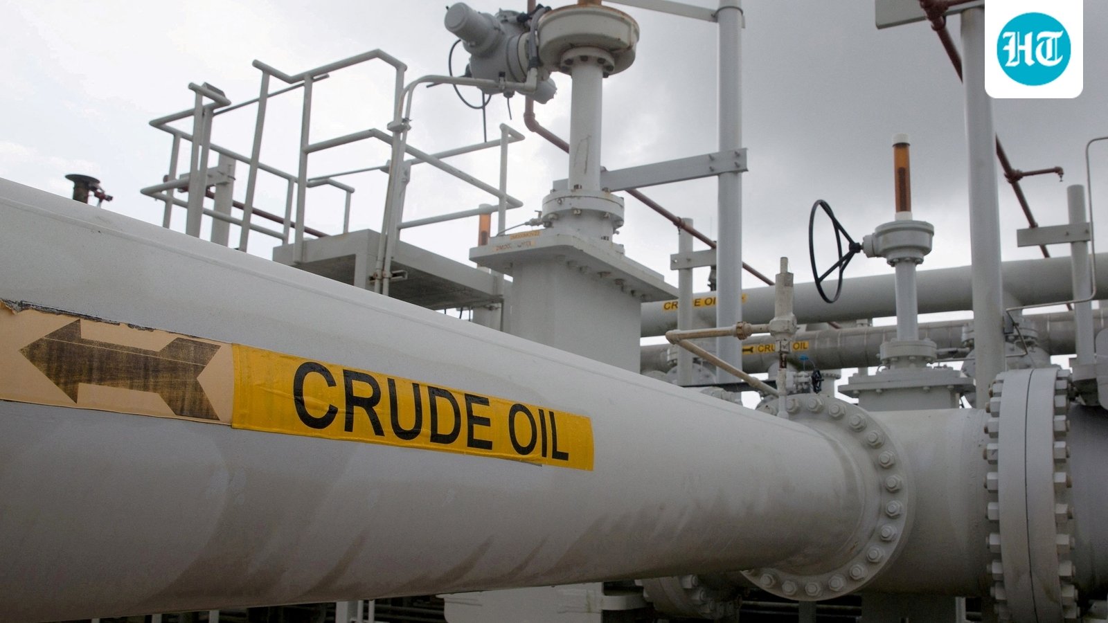 Brent crude prices rise as Saudi Arabia restores oil exports amid Hormuz tensions. (Reuters)
