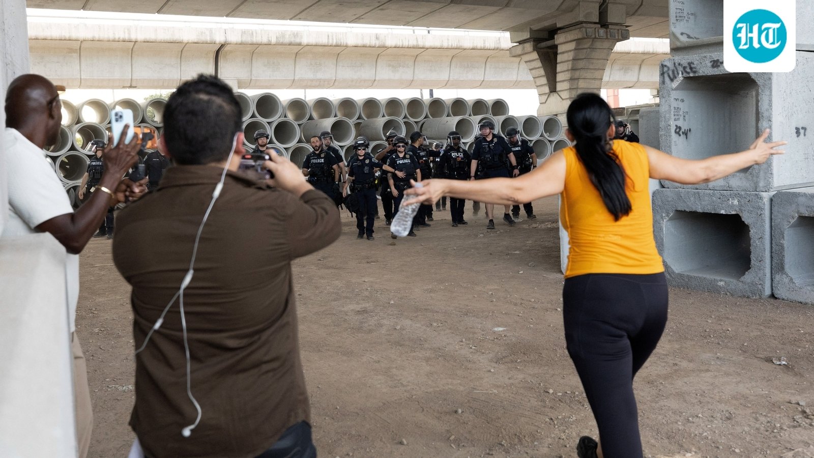 Protesters confront police officers after city officials said that a U.S. Immigration and Customs Enforcement (ICE) agent shot a person earlier in the day in Austin, Texas, U.S. September 20, 2026.   REUTERS/Nuri Vallbona (REUTERS)
