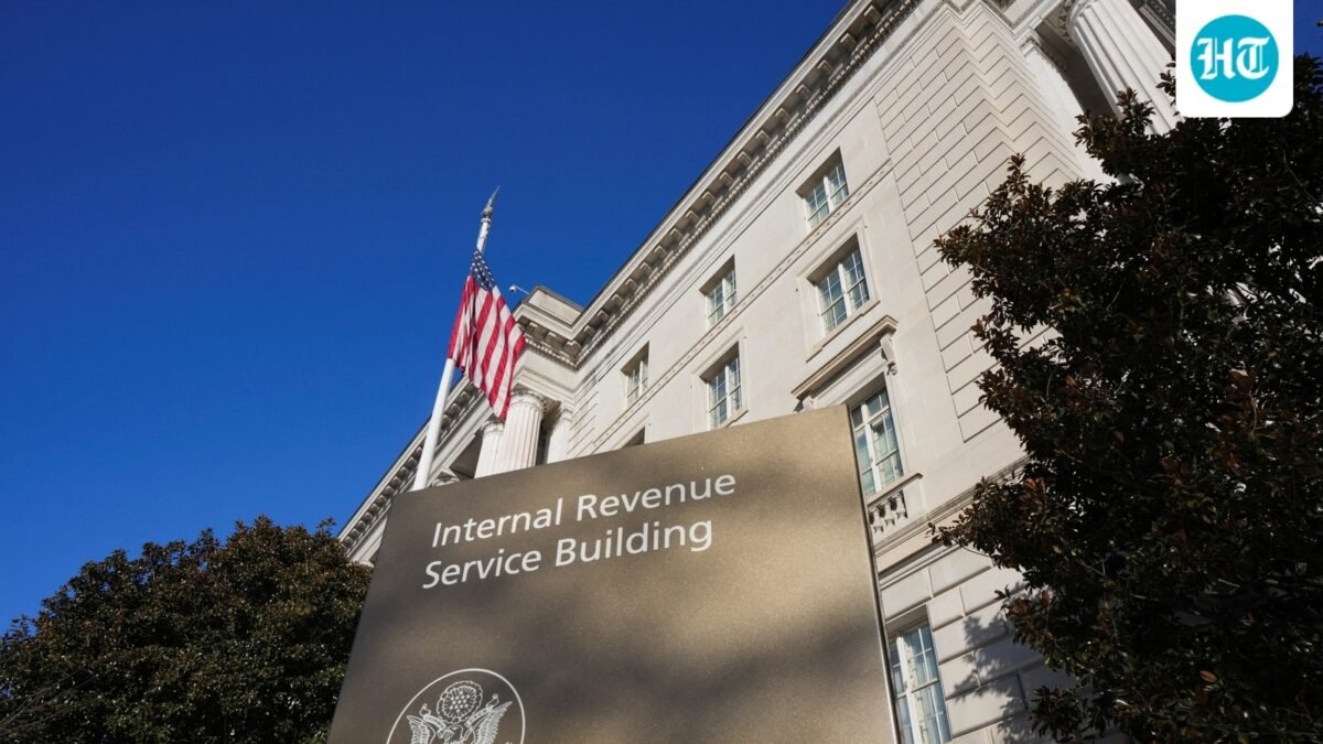 IRS 2027 tax brackets and projected 37% federal income tax thresholds (REUTERS/Ken Cedeno/File Photo) (REUTERS)
