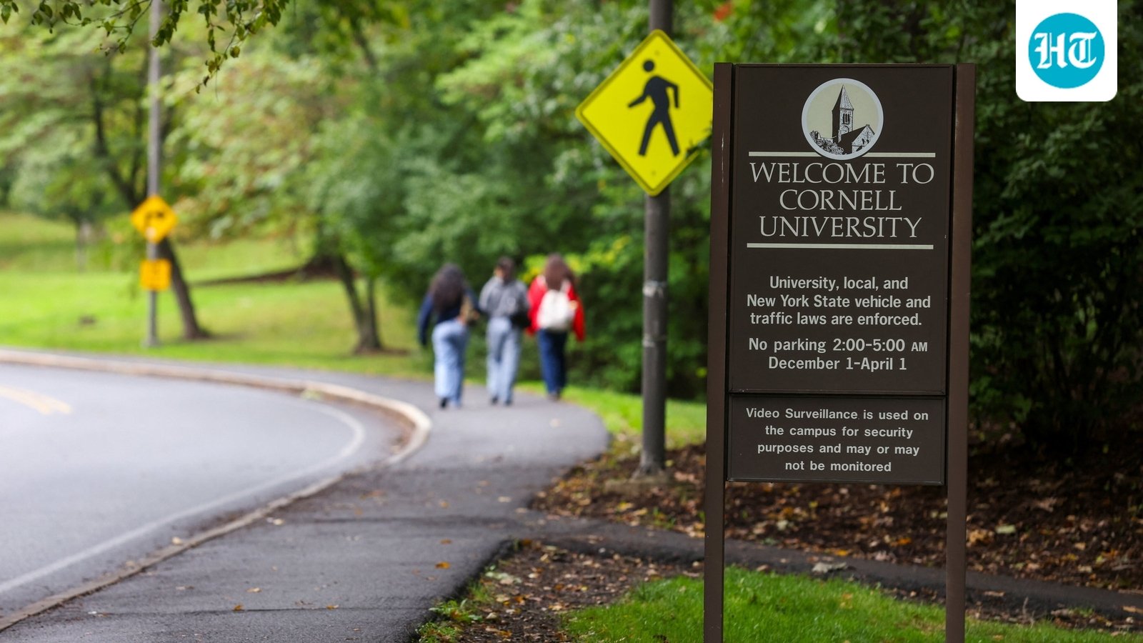 Students walk through Cornell University in Ithaca, New York, US, September 29. (REUTERS)