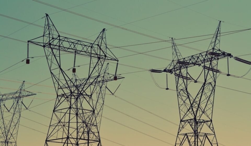 California heat wave strains power grids, with outages reported across Los Angeles and Orange counties as LADWP urges energy conservation. (Unsplash)