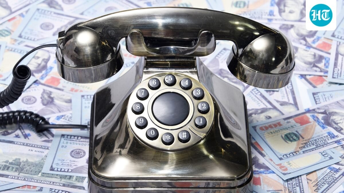 US Fed rate hike raises borrowing costs as cell phone and utility bills also increase. (Pexel)