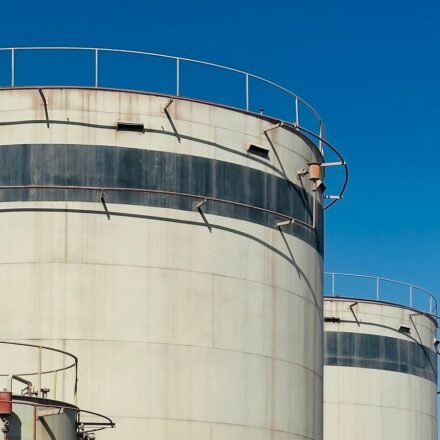 Oil prices fall as Saudi crude shipments through Oman ease supply concerns. (Pexel/Representative image) (Pexel)