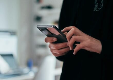Vinted app down in US. (UnSplash)