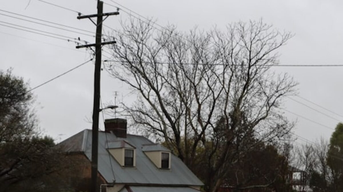 Heavy rainfall in New Jersey resulted in power outages exceeding 5,600 customers on Sunday. (Unsplash)