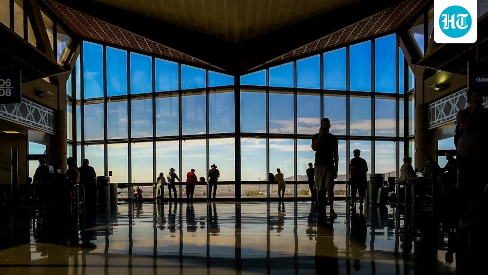 Flights grounded at major US airports. (UnSplash)