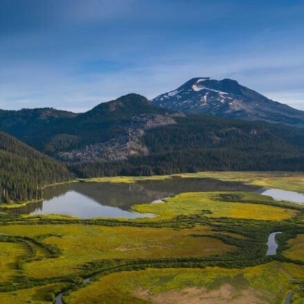 Scientists used geothermal drill-hole temperatures in Oregon’s Cascades and found at least 81 cubic kilometres of water hidden in volcanic rock, nearly 3 times Lake Mead’s capacity
