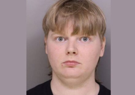 Hammer-wielding Ohio man who smashed windows of JD Vance’s home pleads guilty