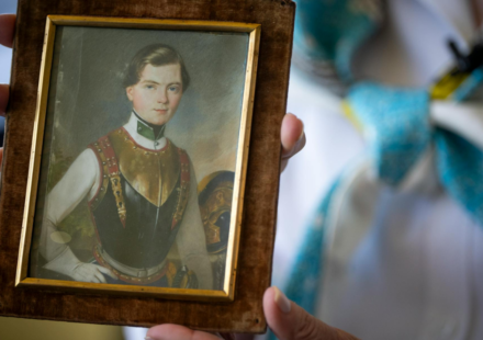 In 1940, Nazis seized a 3-inch painting from a Jewish collector in Vienna; 86 years later, Austria returned it to his heir in Minnesota