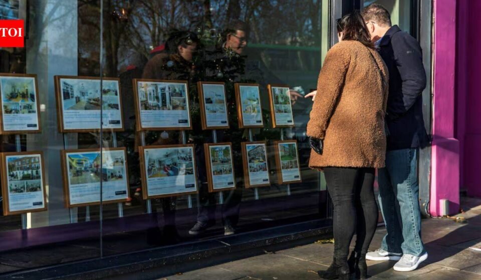 UK mortgage approvals fall to lowest level since January 2024 as housing demand weakens