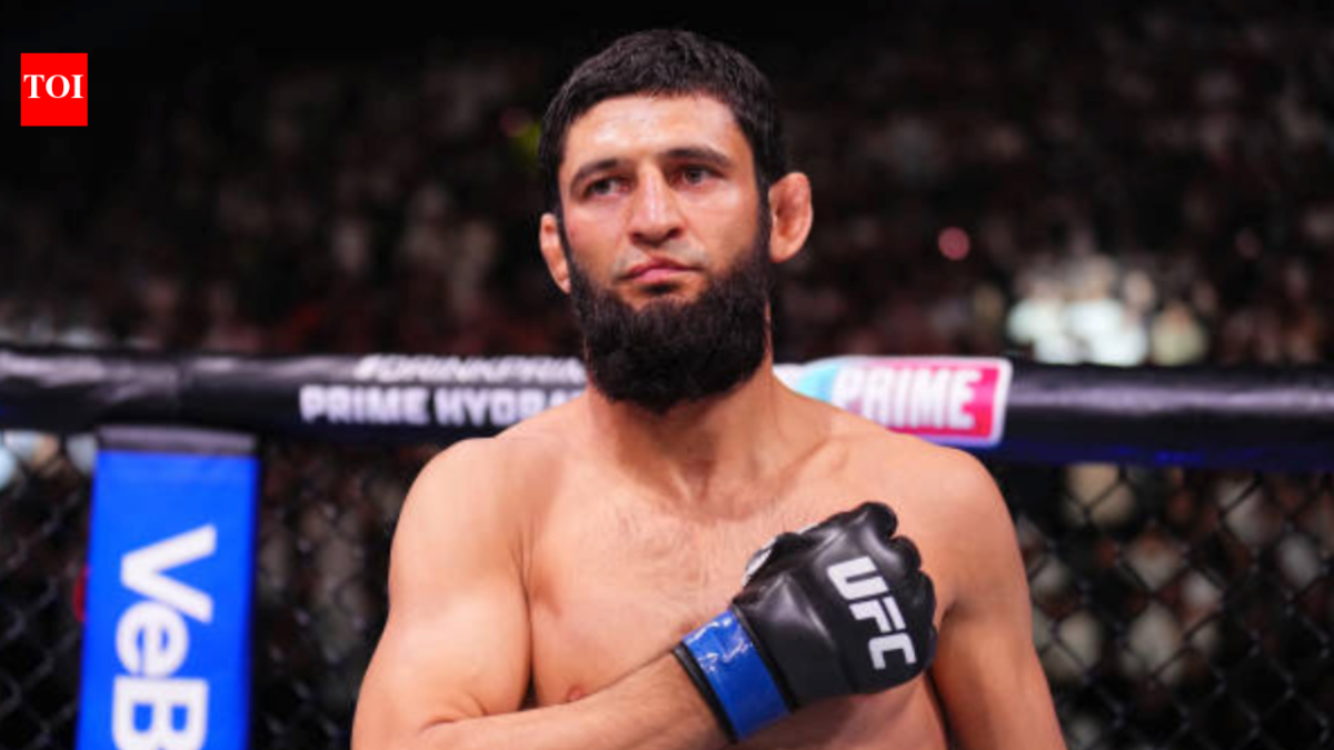 <b>Khamzat Chimaev accepts surprising fight offer from top UFC contender after losing middleweight title</b>