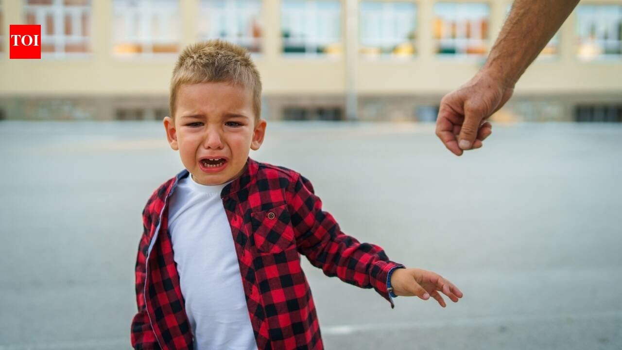 Texas mom says school told her staff caught her 5-year-old son; she later learned a stranger found him crying two blocks away