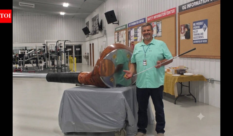 In 2011, Illinois businessman Jim Bolin built a record-breaking wind chime to draw travelers into Casey; 15 years later, his project had grown to 21 giant objects and 12 Guinness records