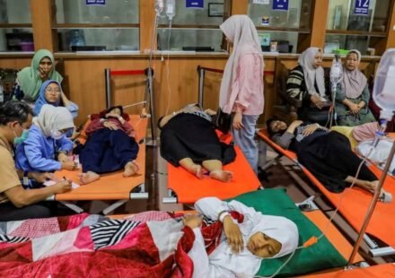 2,000 sick after Indonesia school meals; rights body seeks probe